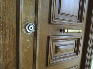 Serrure de porte d'entrée d'immeuble